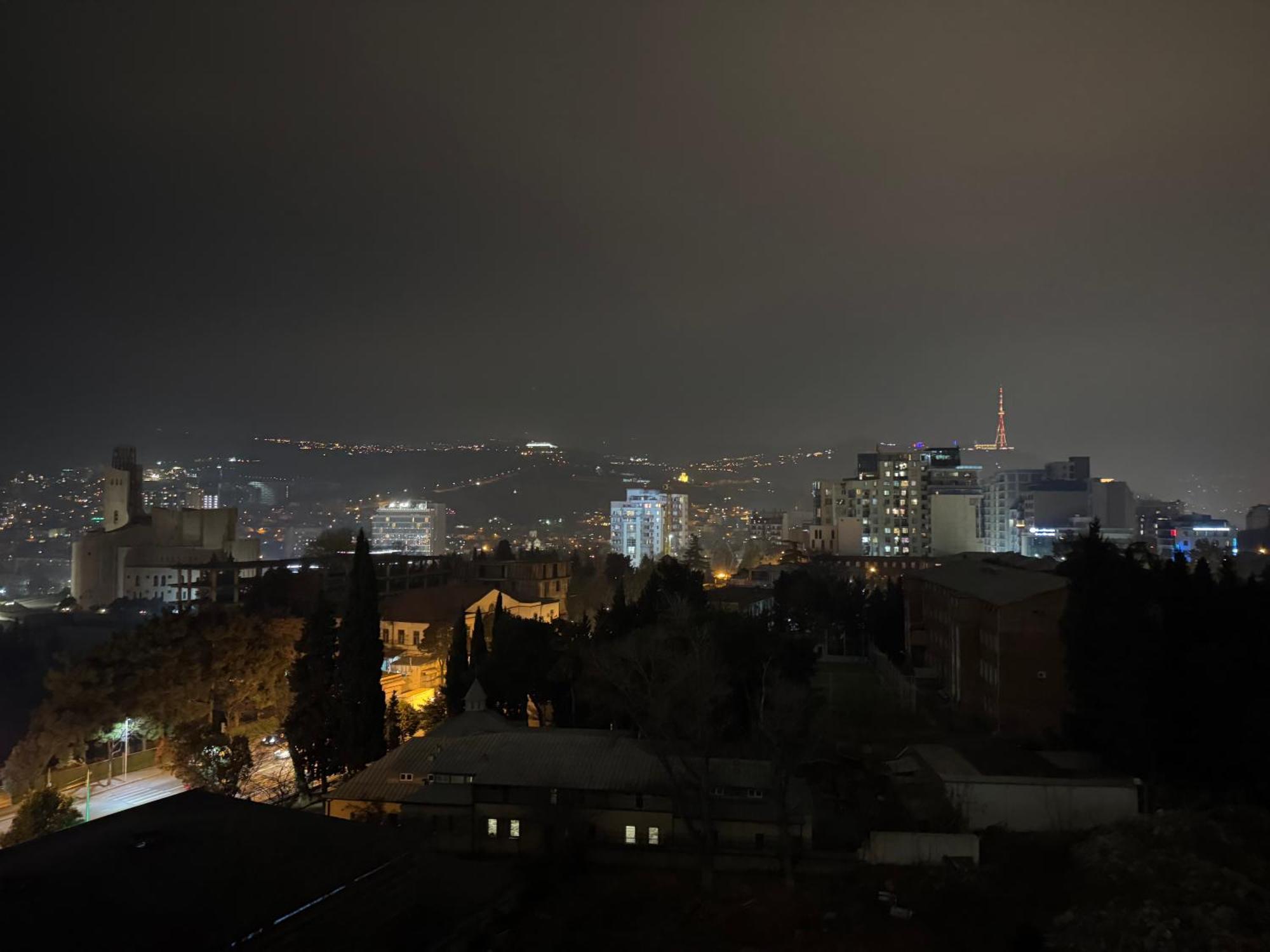 Tbilisi Hilton Apartment Экстерьер фото